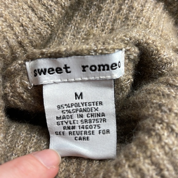 Sweet Romeo Cowl Neck Ribbed Sweater Size Medium - Picture 7 of 7